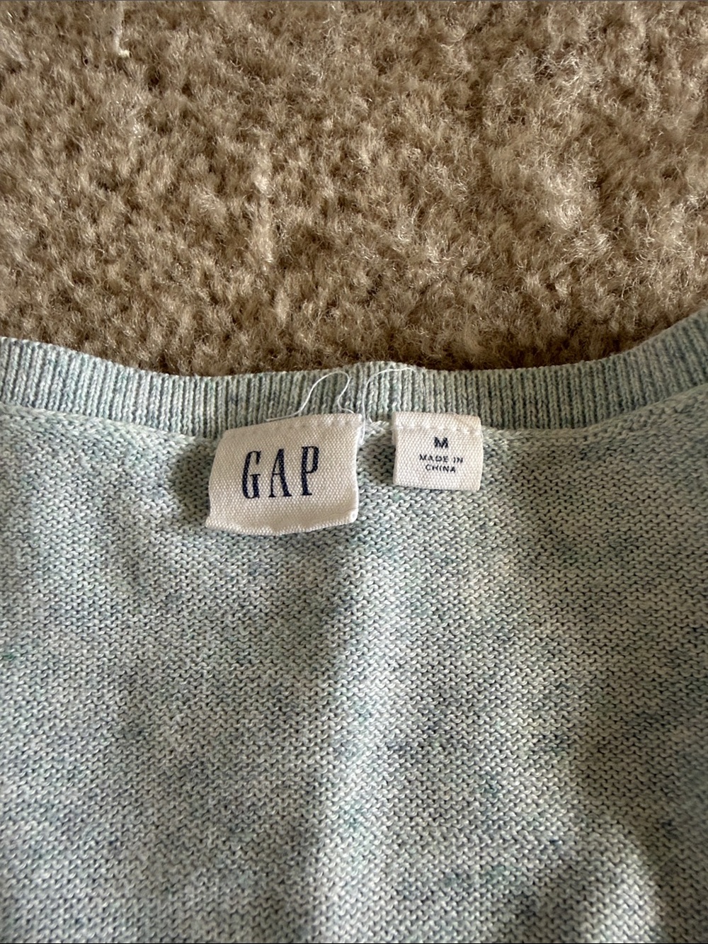 GAP Ribbed V-Neck Sweater - Picture 2 of 3